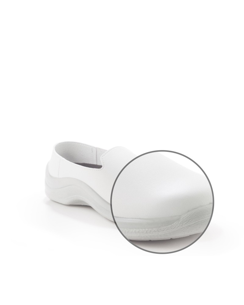 Detalle de la puntera y costuras selladas